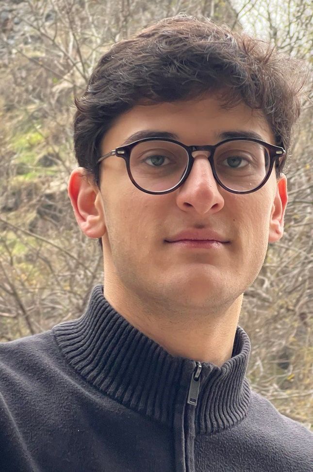 Ara Arakelyan, la personne derrière Woesj